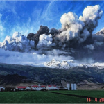 Figura 2 – Erupção catastrófica do Vulcão Eyjafjallajökull (Islândia)